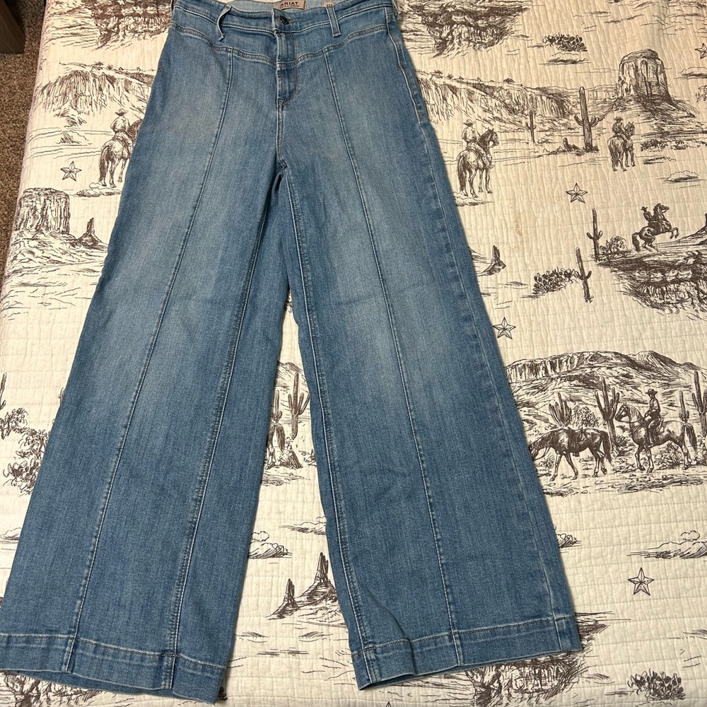 Ariat Sloane Ultra High Rise Wide Leg Jeans